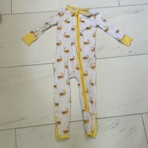 Parz by Posh Peanut Finley Zippered Onesie (12-18 months). Fold over footies